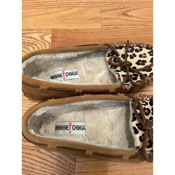 Minnetonka women’s Leopard Print Cally Slippers Size 8 - Picture 2 of 10